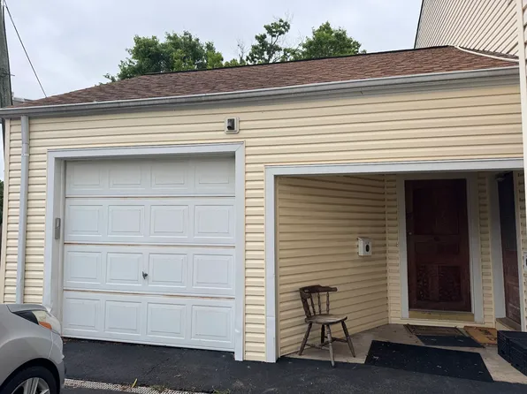 57 Princeton Ave #D, Hopewell, NJ 08525
