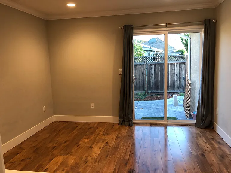 218 Bradford Dr — Photo 9