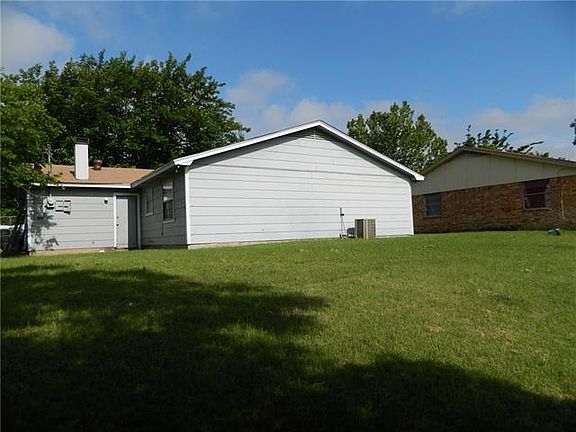 5th image of 933 Tapley St