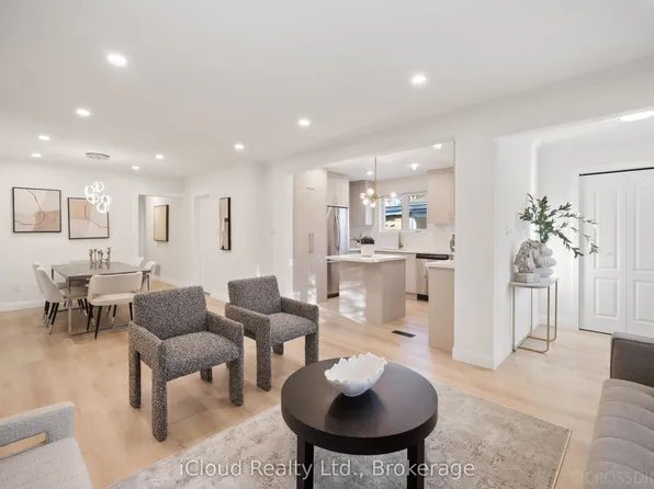 107 Bayview Pkwy, Newmarket, ON L3Y 3W2