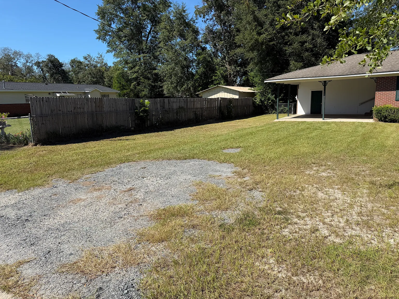 3 bed, 1421 sqft, $1,350 — Photo 2