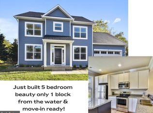 319 Spruce Ave, Edgewater, MD 21037