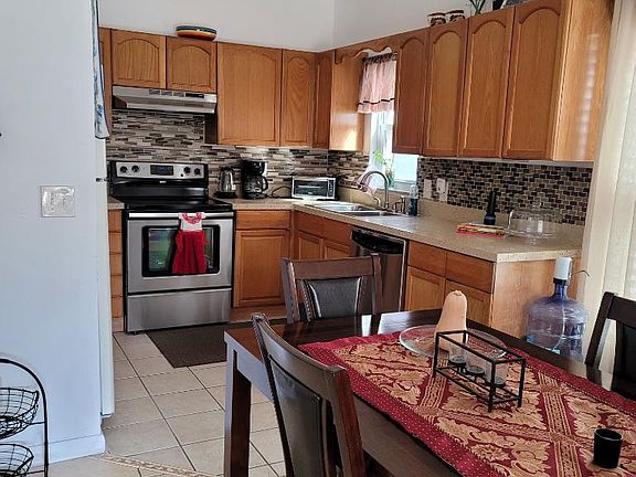 2nd image of 1220 Pin Oak Dr