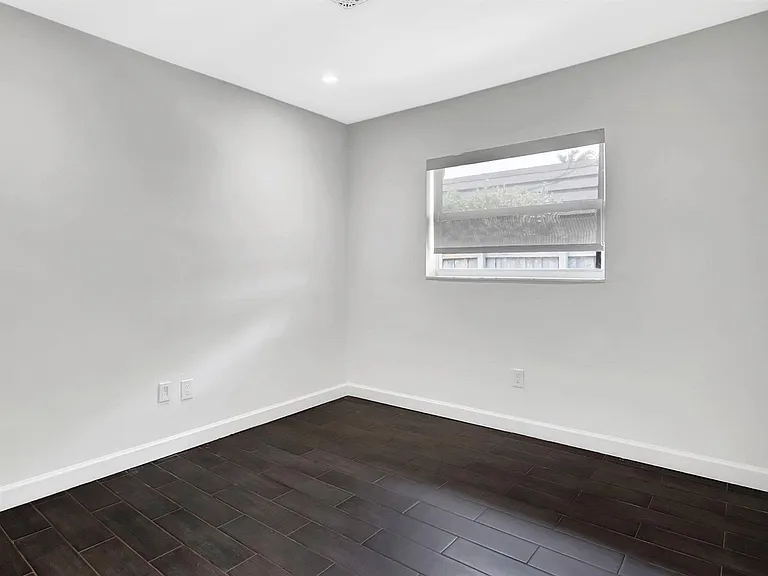 855 Berkeley St — Photo 26