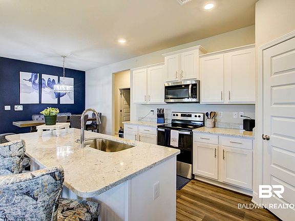 5th image of 13050 Shoshoney Cir