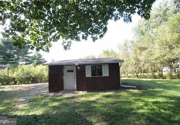 5th image of 2724 Old Westminster Pike