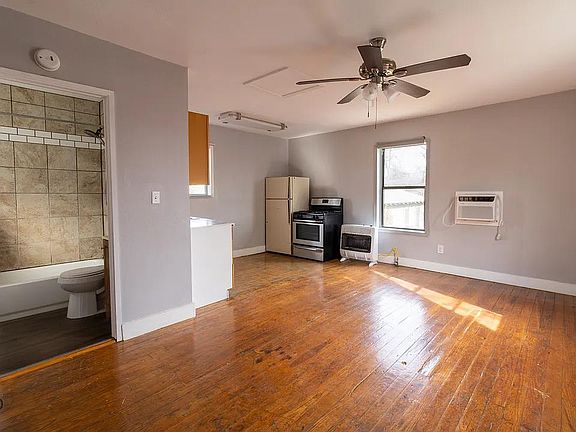 2nd image of 1604 Harrison St