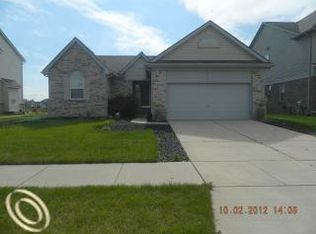 33259 Bay Hill Dr, Romulus, MI 48174