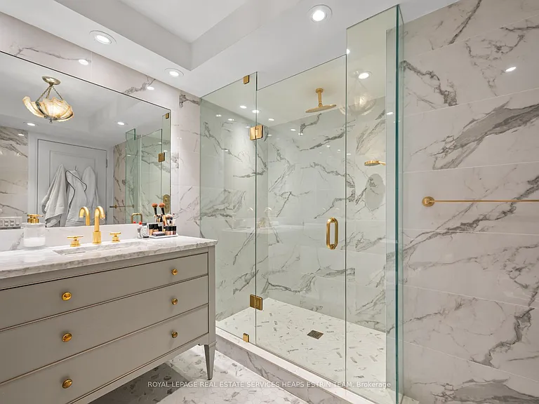 225 Davenport Rd #401 — Photo 21