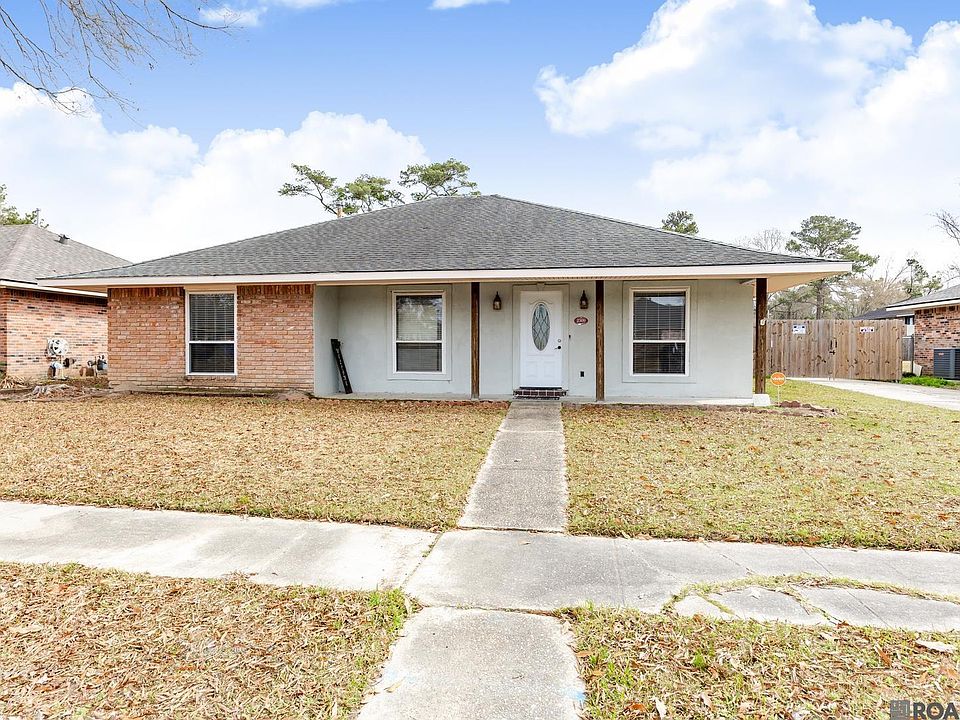 1st image of 2309 Cully Dr