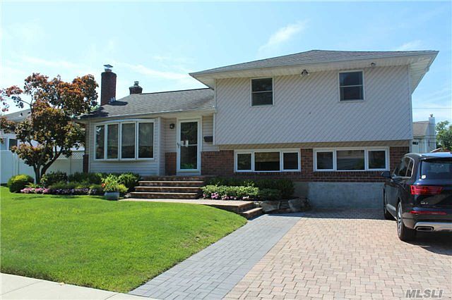 1st image of 27 Halcourt Dr