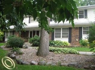 515 Old Perch Rd, Rochester Hills, MI 48309