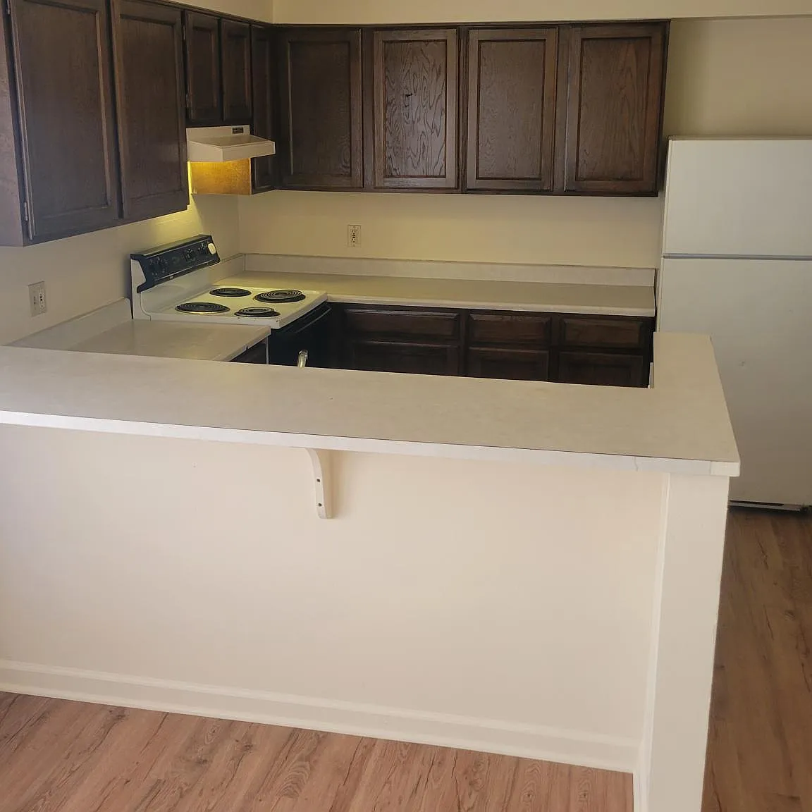 3 bed, 1200 sqft, $1,800 — Photo 1
