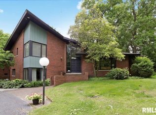 1860 W Laurel St, Leland Grove, IL 62704