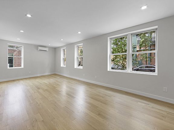 3rd image of 780 Greenwich St APT 1E