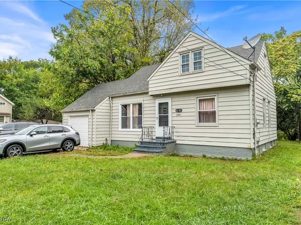 16305 Raymond St, Maple Heights, OH 44137
