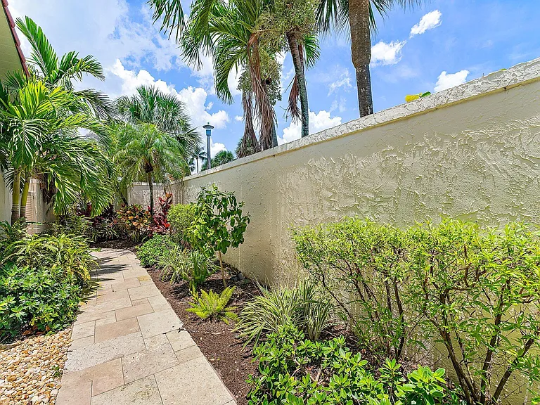 107 Mako Ln — Photo 41