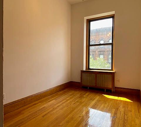 4th image of 143 W 75th St APT 3