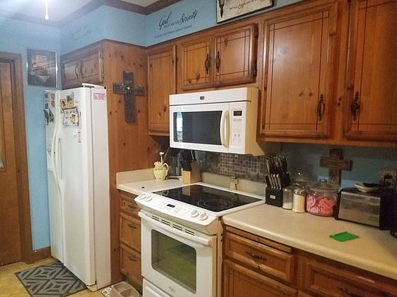 5th image of 139 Oak Hill St