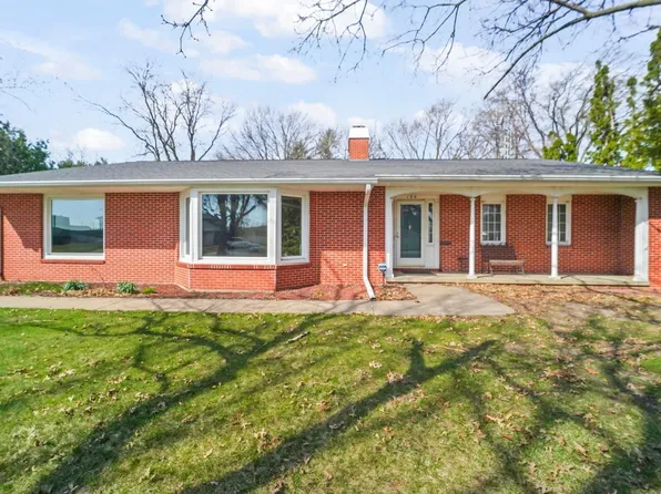 120 Kenway Rd, Waterloo, IA 50701