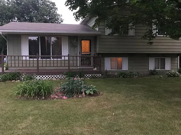5822 Lawndale St, North Branch, MI 48461