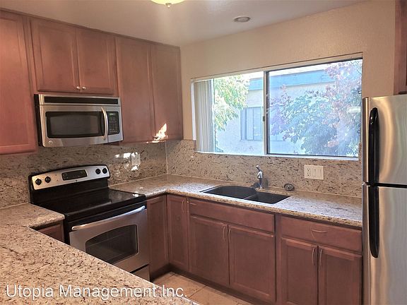 2nd image of 962 S Mollison Ave APT 16