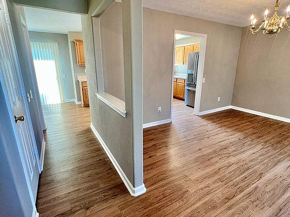 3rd image of 5404 Port Royal Dr