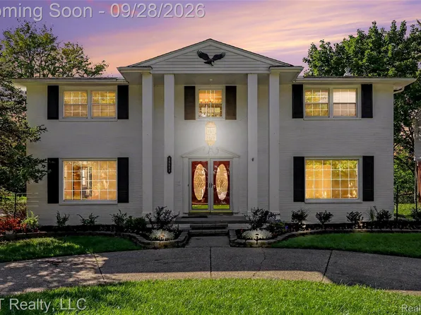 25503 Arden Park Dr, Farmington Hills, MI 48336