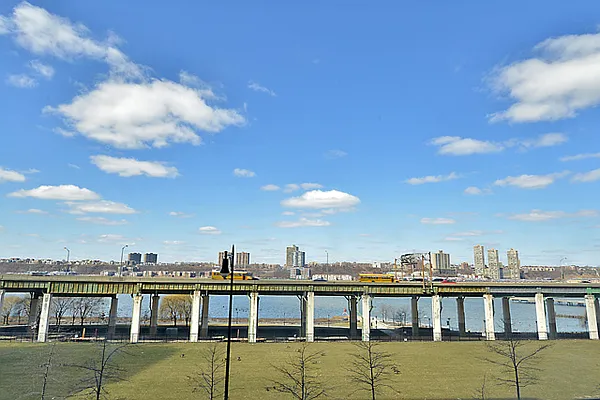 Rented by Vandenberg | media 34