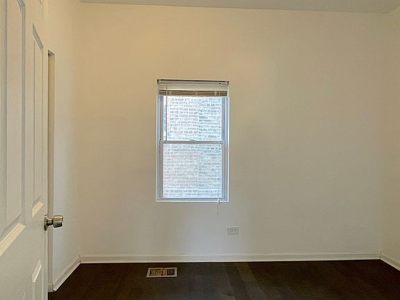 4th image of 535 W 32nd St #1R