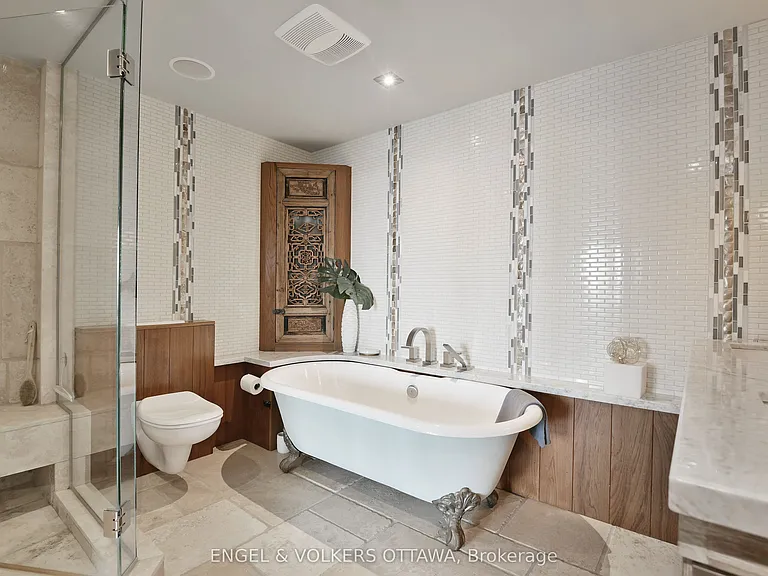 40 Boteler St #1102 — Photo 24