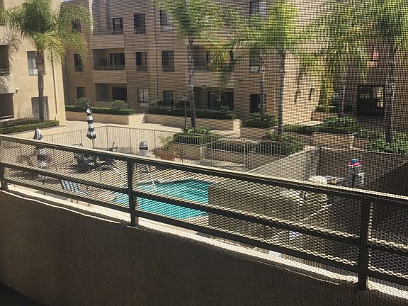 2nd image of 428 Hawthorne St #124