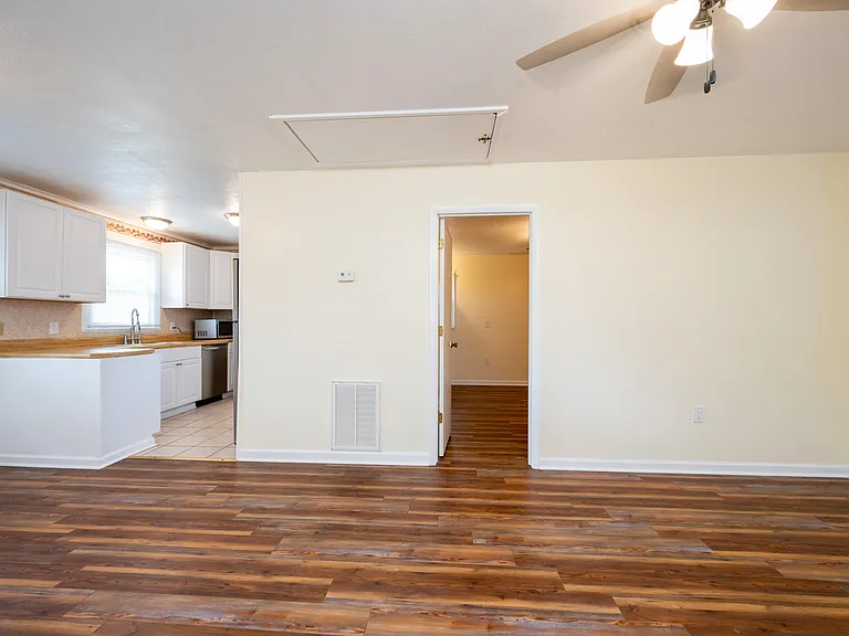 115 Cassidy Dr — Photo 11
