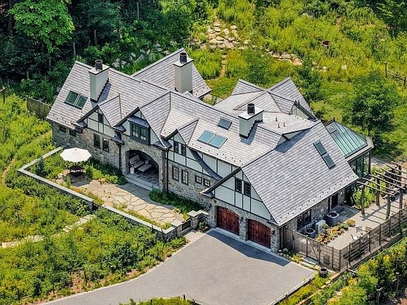 3rd image of 151 Wild Hedge Ln