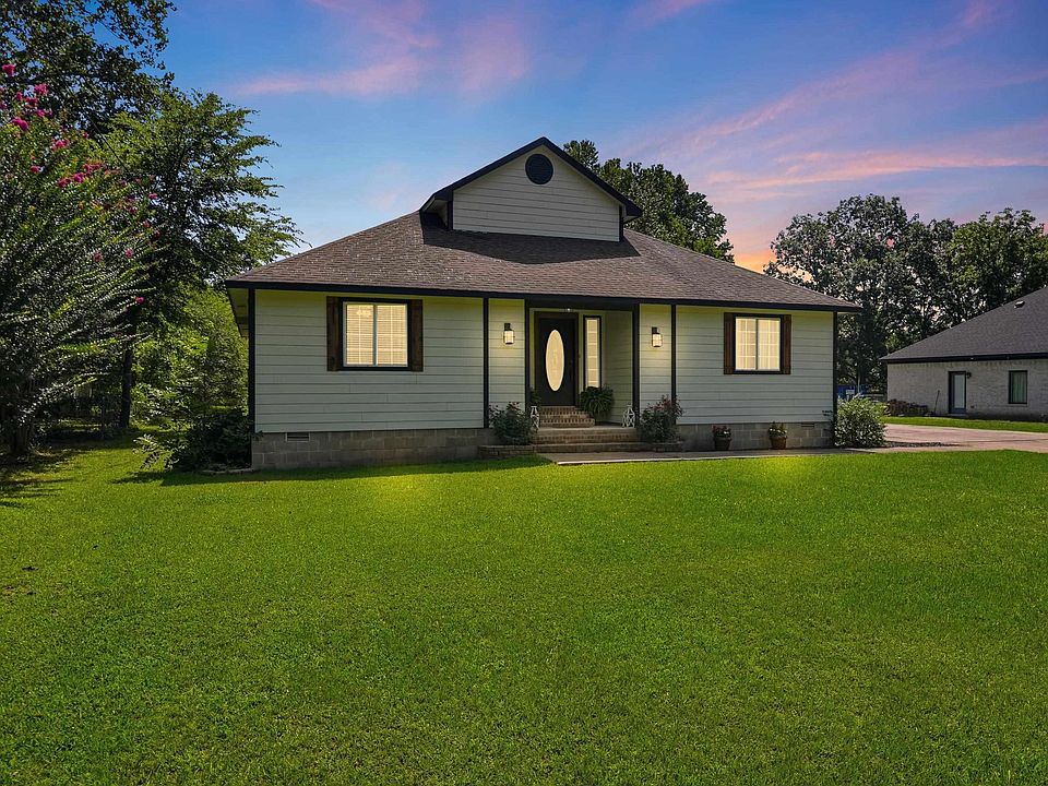 1st image of 117 W Lea Cir