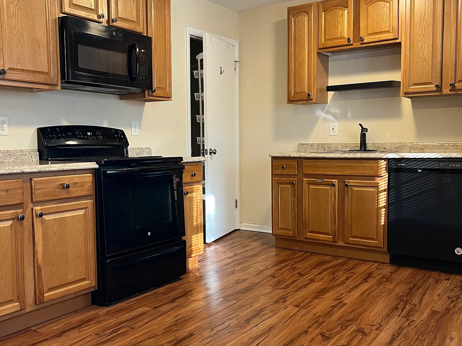 508 Berkshire Ln, — Photo 1
