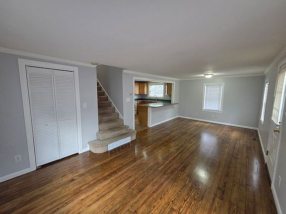 3rd image of 1031 Arthur Dr