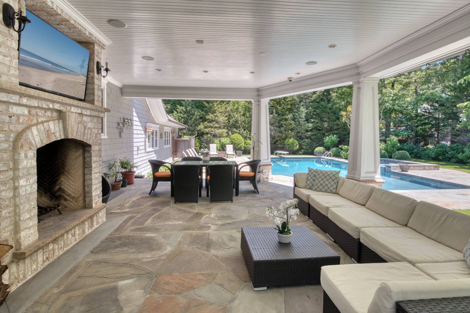 Outdoor patio and dining