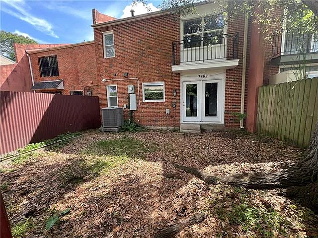7702 Belcrest Pl — Photo 17