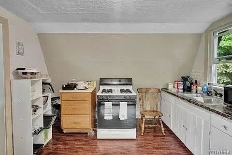 720 W Falls Rd — Photo 3