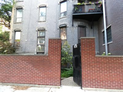 126 W Oak St, Chicago, IL, 60610