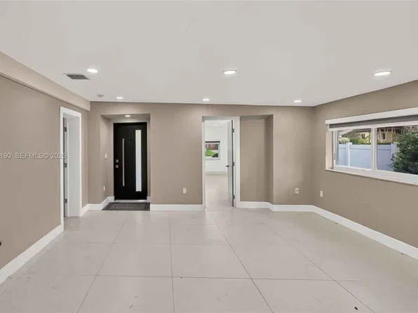 533 Mokena Dr, Miami Springs, FL 33166