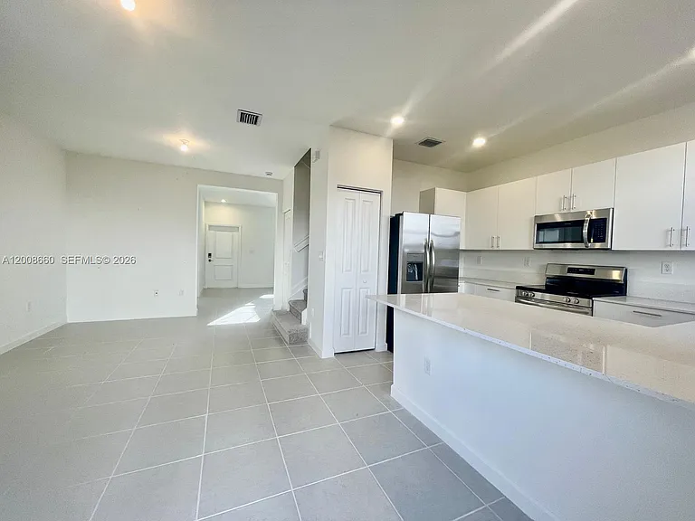 2882 SE 26th Ter — Photo 10