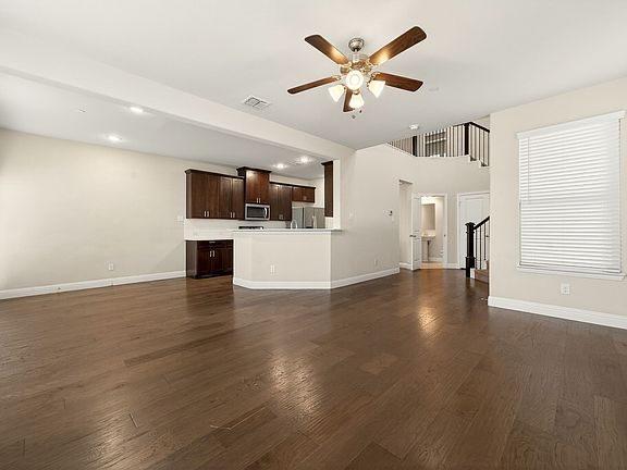 5th image of 4857 Pasadena Dr