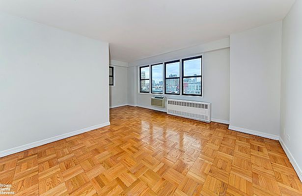 1st image of 200 E 15th St APT 10N