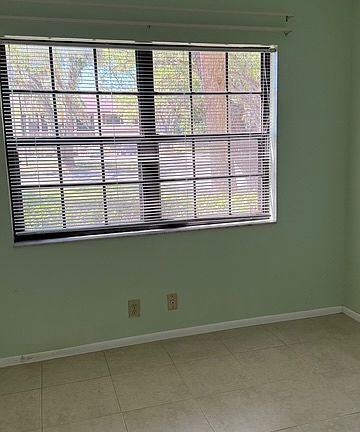 5th image of 19505 Quesada Ave APT B102