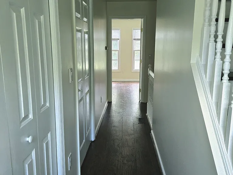 514 Saint Mary St — Photo 19