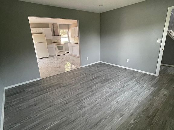 3rd image of 1144 Hicksville Rd Floor 1