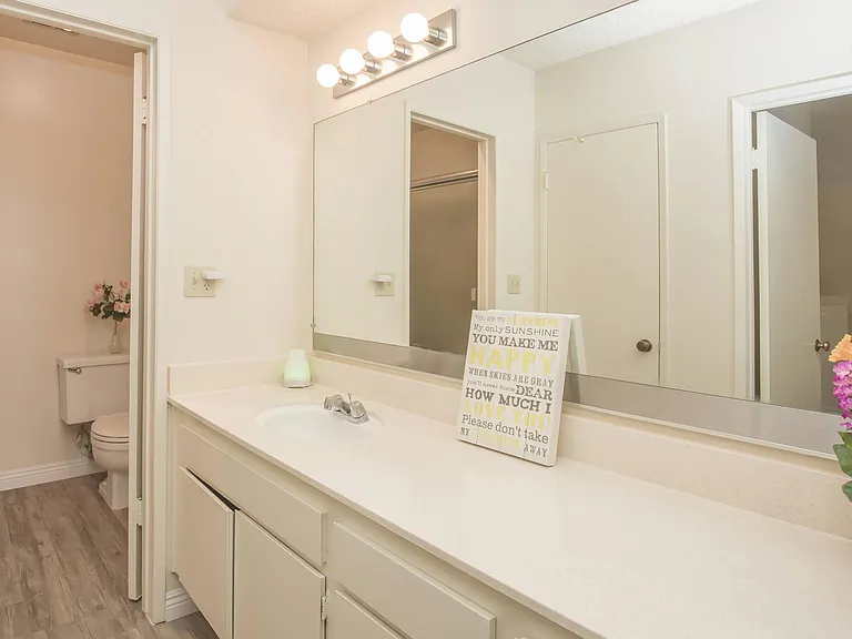 Emerald Victoria Apartments — Photo 15
