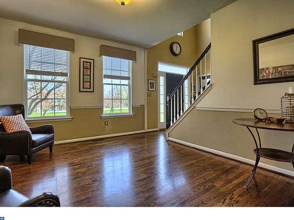 3rd image of 297 Baker Dr